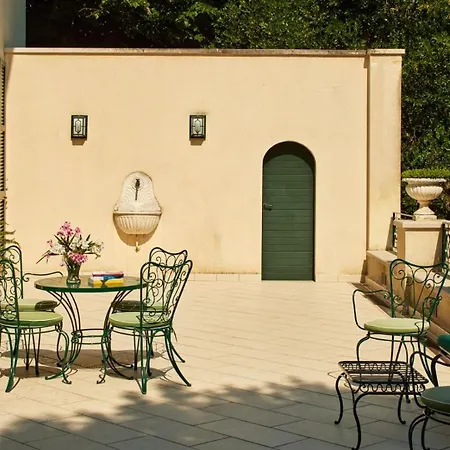 Tranquil Haven With Private Pool Modern Comforts * פאנו